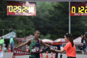 BIB: 6201
                            <button type="button" onclick="openModal(5566734)" class="btn btn-primary btn-sm float-right btn-popup" data-toggle="modal" data-target=".modal-high-quality">
                        <i class="fas fa-shopping-cart"></i> Add to Cart
                    </button>
                                            <button type="button" onclick="isThisMe(5566734, true)" class="btn btn-success btn-sm float-right btn-popup btn-isme hidden" data-toggle="tooltip" data-placement="bottom" title="นี่คือรูปของคุณใช่ไหม คลิกที่นี่เพื่อเอาเข้าอัลบั้ม">
                        <i class="fas fa-plus"></i> Add to album
                    </button>
                    <button type="button" onclick="isThisMe(5566734, false)" class="btn btn-warning btn-sm float-right btn-popup btn-isnotme hidden">
                        <i class="fas fa-ban"></i> Remove from album
                    </button>