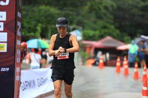 BIB: 3664, 2019
                            <button type="button" onclick="openModal(5569069)" class="btn btn-primary btn-sm float-right btn-popup" data-toggle="modal" data-target=".modal-high-quality">
                        <i class="fas fa-shopping-cart"></i> Add to Cart
                    </button>
                                            <button type="button" onclick="isThisMe(5569069, true)" class="btn btn-success btn-sm float-right btn-popup btn-isme hidden" data-toggle="tooltip" data-placement="bottom" title="นี่คือรูปของคุณใช่ไหม คลิกที่นี่เพื่อเอาเข้าอัลบั้ม">
                        <i class="fas fa-plus"></i> Add to album
                    </button>
                    <button type="button" onclick="isThisMe(5569069, false)" class="btn btn-warning btn-sm float-right btn-popup btn-isnotme hidden">
                        <i class="fas fa-ban"></i> Remove from album
                    </button>