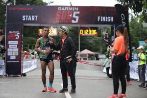 BIB: 2019, 2336
                            <button type="button" onclick="openModal(5566743)" class="btn btn-primary btn-sm float-right btn-popup" data-toggle="modal" data-target=".modal-high-quality">
                        <i class="fas fa-shopping-cart"></i> Add to Cart
                    </button>
                                            <button type="button" onclick="isThisMe(5566743, true)" class="btn btn-success btn-sm float-right btn-popup btn-isme hidden" data-toggle="tooltip" data-placement="bottom" title="นี่คือรูปของคุณใช่ไหม คลิกที่นี่เพื่อเอาเข้าอัลบั้ม">
                        <i class="fas fa-plus"></i> Add to album
                    </button>
                    <button type="button" onclick="isThisMe(5566743, false)" class="btn btn-warning btn-sm float-right btn-popup btn-isnotme hidden">
                        <i class="fas fa-ban"></i> Remove from album
                    </button>