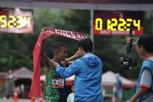 BIB: 
                            <button type="button" onclick="openModal(5566725)" class="btn btn-primary btn-sm float-right btn-popup" data-toggle="modal" data-target=".modal-high-quality">
                        <i class="fas fa-shopping-cart"></i> Add to Cart
                    </button>
                                            <button type="button" onclick="isThisMe(5566725, true)" class="btn btn-success btn-sm float-right btn-popup btn-isme hidden" data-toggle="tooltip" data-placement="bottom" title="นี่คือรูปของคุณใช่ไหม คลิกที่นี่เพื่อเอาเข้าอัลบั้ม">
                        <i class="fas fa-plus"></i> Add to album
                    </button>
                    <button type="button" onclick="isThisMe(5566725, false)" class="btn btn-warning btn-sm float-right btn-popup btn-isnotme hidden">
                        <i class="fas fa-ban"></i> Remove from album
                    </button>