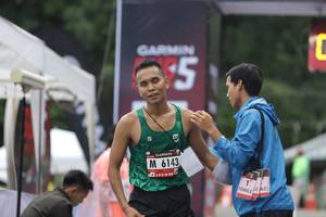 BIB: 6143
                            <button type="button" onclick="openModal(5566809)" class="btn btn-primary btn-sm float-right btn-popup" data-toggle="modal" data-target=".modal-high-quality">
                        <i class="fas fa-shopping-cart"></i> Add to Cart
                    </button>
                                            <button type="button" onclick="isThisMe(5566809, true)" class="btn btn-success btn-sm float-right btn-popup btn-isme hidden" data-toggle="tooltip" data-placement="bottom" title="นี่คือรูปของคุณใช่ไหม คลิกที่นี่เพื่อเอาเข้าอัลบั้ม">
                        <i class="fas fa-plus"></i> Add to album
                    </button>
                    <button type="button" onclick="isThisMe(5566809, false)" class="btn btn-warning btn-sm float-right btn-popup btn-isnotme hidden">
                        <i class="fas fa-ban"></i> Remove from album
                    </button>