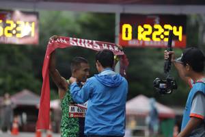 BIB: 620
                            <button type="button" onclick="openModal(5566724)" class="btn btn-primary btn-sm float-right btn-popup" data-toggle="modal" data-target=".modal-high-quality">
                        <i class="fas fa-shopping-cart"></i> Add to Cart
                    </button>
                                            <button type="button" onclick="isThisMe(5566724, true)" class="btn btn-success btn-sm float-right btn-popup btn-isme hidden" data-toggle="tooltip" data-placement="bottom" title="นี่คือรูปของคุณใช่ไหม คลิกที่นี่เพื่อเอาเข้าอัลบั้ม">
                        <i class="fas fa-plus"></i> Add to album
                    </button>
                    <button type="button" onclick="isThisMe(5566724, false)" class="btn btn-warning btn-sm float-right btn-popup btn-isnotme hidden">
                        <i class="fas fa-ban"></i> Remove from album
                    </button>