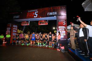 BIB: 388888, 656280, 2019
                            <button type="button" onclick="openModal(5783810)" class="btn btn-primary btn-sm float-right btn-popup" data-toggle="modal" data-target=".modal-high-quality">
                        <i class="fas fa-shopping-cart"></i> Add to Cart
                    </button>
                                            <button type="button" onclick="isThisMe(5783810, true)" class="btn btn-success btn-sm float-right btn-popup btn-isme hidden" data-toggle="tooltip" data-placement="bottom" title="นี่คือรูปของคุณใช่ไหม คลิกที่นี่เพื่อเอาเข้าอัลบั้ม">
                        <i class="fas fa-plus"></i> Add to album
                    </button>
                    <button type="button" onclick="isThisMe(5783810, false)" class="btn btn-warning btn-sm float-right btn-popup btn-isnotme hidden">
                        <i class="fas fa-ban"></i> Remove from album
                    </button>