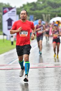 BIB: 1039, 
                            <button type="button" onclick="openModal(5583250)" class="btn btn-primary btn-sm float-right btn-popup" data-toggle="modal" data-target=".modal-high-quality">
                        <i class="fas fa-shopping-cart"></i> Add to Cart
                    </button>
                                            <button type="button" onclick="isThisMe(5583250, true)" class="btn btn-success btn-sm float-right btn-popup btn-isme hidden" data-toggle="tooltip" data-placement="bottom" title="นี่คือรูปของคุณใช่ไหม คลิกที่นี่เพื่อเอาเข้าอัลบั้ม">
                        <i class="fas fa-plus"></i> Add to album
                    </button>
                    <button type="button" onclick="isThisMe(5583250, false)" class="btn btn-warning btn-sm float-right btn-popup btn-isnotme hidden">
                        <i class="fas fa-ban"></i> Remove from album
                    </button>