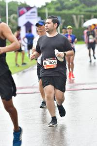 BIB: 1654
                            <button type="button" onclick="openModal(5696631)" class="btn btn-primary btn-sm float-right btn-popup" data-toggle="modal" data-target=".modal-high-quality">
                        <i class="fas fa-shopping-cart"></i> Add to Cart
                    </button>
                                            <button type="button" onclick="isThisMe(5696631, true)" class="btn btn-success btn-sm float-right btn-popup btn-isme hidden" data-toggle="tooltip" data-placement="bottom" title="นี่คือรูปของคุณใช่ไหม คลิกที่นี่เพื่อเอาเข้าอัลบั้ม">
                        <i class="fas fa-plus"></i> Add to album
                    </button>
                    <button type="button" onclick="isThisMe(5696631, false)" class="btn btn-warning btn-sm float-right btn-popup btn-isnotme hidden">
                        <i class="fas fa-ban"></i> Remove from album
                    </button>