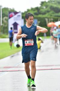 BIB: 6041
                            <button type="button" onclick="openModal(5695197)" class="btn btn-primary btn-sm float-right btn-popup" data-toggle="modal" data-target=".modal-high-quality">
                        <i class="fas fa-shopping-cart"></i> Add to Cart
                    </button>
                                            <button type="button" onclick="isThisMe(5695197, true)" class="btn btn-success btn-sm float-right btn-popup btn-isme hidden" data-toggle="tooltip" data-placement="bottom" title="นี่คือรูปของคุณใช่ไหม คลิกที่นี่เพื่อเอาเข้าอัลบั้ม">
                        <i class="fas fa-plus"></i> Add to album
                    </button>
                    <button type="button" onclick="isThisMe(5695197, false)" class="btn btn-warning btn-sm float-right btn-popup btn-isnotme hidden">
                        <i class="fas fa-ban"></i> Remove from album
                    </button>