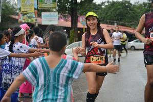 BIB: 3410
                            <button type="button" onclick="openModal(5776957)" class="btn btn-primary btn-sm float-right btn-popup" data-toggle="modal" data-target=".modal-high-quality">
                        <i class="fas fa-shopping-cart"></i> Add to Cart
                    </button>
                                            <button type="button" onclick="isThisMe(5776957, true)" class="btn btn-success btn-sm float-right btn-popup btn-isme hidden" data-toggle="tooltip" data-placement="bottom" title="นี่คือรูปของคุณใช่ไหม คลิกที่นี่เพื่อเอาเข้าอัลบั้ม">
                        <i class="fas fa-plus"></i> Add to album
                    </button>
                    <button type="button" onclick="isThisMe(5776957, false)" class="btn btn-warning btn-sm float-right btn-popup btn-isnotme hidden">
                        <i class="fas fa-ban"></i> Remove from album
                    </button>