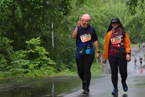 BIB: 3239, 3258
                            <button type="button" onclick="openModal(5592213)" class="btn btn-primary btn-sm float-right btn-popup" data-toggle="modal" data-target=".modal-high-quality">
                        <i class="fas fa-shopping-cart"></i> Add to Cart
                    </button>
                                            <button type="button" onclick="isThisMe(5592213, true)" class="btn btn-success btn-sm float-right btn-popup btn-isme hidden" data-toggle="tooltip" data-placement="bottom" title="นี่คือรูปของคุณใช่ไหม คลิกที่นี่เพื่อเอาเข้าอัลบั้ม">
                        <i class="fas fa-plus"></i> Add to album
                    </button>
                    <button type="button" onclick="isThisMe(5592213, false)" class="btn btn-warning btn-sm float-right btn-popup btn-isnotme hidden">
                        <i class="fas fa-ban"></i> Remove from album
                    </button>