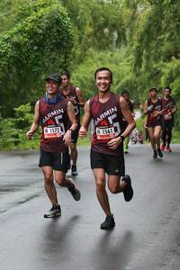 BIB: 1572, 1561
                            <button type="button" onclick="openModal(5728927)" class="btn btn-primary btn-sm float-right btn-popup" data-toggle="modal" data-target=".modal-high-quality">
                        <i class="fas fa-shopping-cart"></i> Add to Cart
                    </button>
                                            <button type="button" onclick="isThisMe(5728927, true)" class="btn btn-success btn-sm float-right btn-popup btn-isme hidden" data-toggle="tooltip" data-placement="bottom" title="นี่คือรูปของคุณใช่ไหม คลิกที่นี่เพื่อเอาเข้าอัลบั้ม">
                        <i class="fas fa-plus"></i> Add to album
                    </button>
                    <button type="button" onclick="isThisMe(5728927, false)" class="btn btn-warning btn-sm float-right btn-popup btn-isnotme hidden">
                        <i class="fas fa-ban"></i> Remove from album
                    </button>