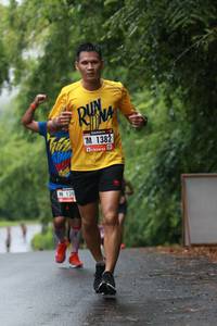 BIB: 1382, 120
                            <button type="button" onclick="openModal(5728835)" class="btn btn-primary btn-sm float-right btn-popup" data-toggle="modal" data-target=".modal-high-quality">
                        <i class="fas fa-shopping-cart"></i> Add to Cart
                    </button>
                                            <button type="button" onclick="isThisMe(5728835, true)" class="btn btn-success btn-sm float-right btn-popup btn-isme hidden" data-toggle="tooltip" data-placement="bottom" title="นี่คือรูปของคุณใช่ไหม คลิกที่นี่เพื่อเอาเข้าอัลบั้ม">
                        <i class="fas fa-plus"></i> Add to album
                    </button>
                    <button type="button" onclick="isThisMe(5728835, false)" class="btn btn-warning btn-sm float-right btn-popup btn-isnotme hidden">
                        <i class="fas fa-ban"></i> Remove from album
                    </button>