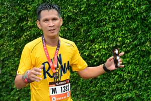 BIB: 1382
                            <button type="button" onclick="openModal(5724050)" class="btn btn-primary btn-sm float-right btn-popup" data-toggle="modal" data-target=".modal-high-quality">
                        <i class="fas fa-shopping-cart"></i> Add to Cart
                    </button>
                                            <button type="button" onclick="isThisMe(5724050, true)" class="btn btn-success btn-sm float-right btn-popup btn-isme hidden" data-toggle="tooltip" data-placement="bottom" title="นี่คือรูปของคุณใช่ไหม คลิกที่นี่เพื่อเอาเข้าอัลบั้ม">
                        <i class="fas fa-plus"></i> Add to album
                    </button>
                    <button type="button" onclick="isThisMe(5724050, false)" class="btn btn-warning btn-sm float-right btn-popup btn-isnotme hidden">
                        <i class="fas fa-ban"></i> Remove from album
                    </button>