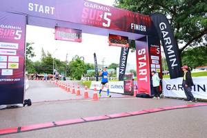 BIB: 89318, 89888, 2019
                            <button type="button" onclick="openModal(5858526)" class="btn btn-primary btn-sm float-right btn-popup" data-toggle="modal" data-target=".modal-high-quality">
                        <i class="fas fa-shopping-cart"></i> Add to Cart
                    </button>
                                            <button type="button" onclick="isThisMe(5858526, true)" class="btn btn-success btn-sm float-right btn-popup btn-isme hidden" data-toggle="tooltip" data-placement="bottom" title="นี่คือรูปของคุณใช่ไหม คลิกที่นี่เพื่อเอาเข้าอัลบั้ม">
                        <i class="fas fa-plus"></i> Add to album
                    </button>
                    <button type="button" onclick="isThisMe(5858526, false)" class="btn btn-warning btn-sm float-right btn-popup btn-isnotme hidden">
                        <i class="fas fa-ban"></i> Remove from album
                    </button>