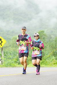 BIB: 1640, 3392
                            <button type="button" onclick="openModal(5608169)" class="btn btn-primary btn-sm float-right btn-popup" data-toggle="modal" data-target=".modal-high-quality">
                        <i class="fas fa-shopping-cart"></i> Add to Cart
                    </button>
                                            <button type="button" onclick="isThisMe(5608169, true)" class="btn btn-success btn-sm float-right btn-popup btn-isme hidden" data-toggle="tooltip" data-placement="bottom" title="นี่คือรูปของคุณใช่ไหม คลิกที่นี่เพื่อเอาเข้าอัลบั้ม">
                        <i class="fas fa-plus"></i> Add to album
                    </button>
                    <button type="button" onclick="isThisMe(5608169, false)" class="btn btn-warning btn-sm float-right btn-popup btn-isnotme hidden">
                        <i class="fas fa-ban"></i> Remove from album
                    </button>