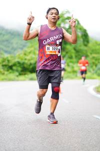 BIB: 1050
                            <button type="button" onclick="openModal(5659884)" class="btn btn-primary btn-sm float-right btn-popup" data-toggle="modal" data-target=".modal-high-quality">
                        <i class="fas fa-shopping-cart"></i> Add to Cart
                    </button>
                                            <button type="button" onclick="isThisMe(5659884, true)" class="btn btn-success btn-sm float-right btn-popup btn-isme hidden" data-toggle="tooltip" data-placement="bottom" title="นี่คือรูปของคุณใช่ไหม คลิกที่นี่เพื่อเอาเข้าอัลบั้ม">
                        <i class="fas fa-plus"></i> Add to album
                    </button>
                    <button type="button" onclick="isThisMe(5659884, false)" class="btn btn-warning btn-sm float-right btn-popup btn-isnotme hidden">
                        <i class="fas fa-ban"></i> Remove from album
                    </button>