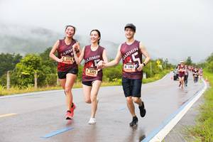 BIB: 3114, 3305, 1467
                            <button type="button" onclick="openModal(5647580)" class="btn btn-primary btn-sm float-right btn-popup" data-toggle="modal" data-target=".modal-high-quality">
                        <i class="fas fa-shopping-cart"></i> Add to Cart
                    </button>
                                            <button type="button" onclick="isThisMe(5647580, true)" class="btn btn-success btn-sm float-right btn-popup btn-isme hidden" data-toggle="tooltip" data-placement="bottom" title="นี่คือรูปของคุณใช่ไหม คลิกที่นี่เพื่อเอาเข้าอัลบั้ม">
                        <i class="fas fa-plus"></i> Add to album
                    </button>
                    <button type="button" onclick="isThisMe(5647580, false)" class="btn btn-warning btn-sm float-right btn-popup btn-isnotme hidden">
                        <i class="fas fa-ban"></i> Remove from album
                    </button>