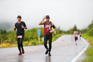 BIB: 5224, 1907
                            <button type="button" onclick="openModal(5588821)" class="btn btn-primary btn-sm float-right btn-popup" data-toggle="modal" data-target=".modal-high-quality">
                        <i class="fas fa-shopping-cart"></i> Add to Cart
                    </button>
                                            <button type="button" onclick="isThisMe(5588821, true)" class="btn btn-success btn-sm float-right btn-popup btn-isme hidden" data-toggle="tooltip" data-placement="bottom" title="นี่คือรูปของคุณใช่ไหม คลิกที่นี่เพื่อเอาเข้าอัลบั้ม">
                        <i class="fas fa-plus"></i> Add to album
                    </button>
                    <button type="button" onclick="isThisMe(5588821, false)" class="btn btn-warning btn-sm float-right btn-popup btn-isnotme hidden">
                        <i class="fas fa-ban"></i> Remove from album
                    </button>