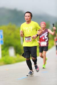 BIB: 1381
                            <button type="button" onclick="openModal(5646878)" class="btn btn-primary btn-sm float-right btn-popup" data-toggle="modal" data-target=".modal-high-quality">
                        <i class="fas fa-shopping-cart"></i> Add to Cart
                    </button>
                                            <button type="button" onclick="isThisMe(5646878, true)" class="btn btn-success btn-sm float-right btn-popup btn-isme hidden" data-toggle="tooltip" data-placement="bottom" title="นี่คือรูปของคุณใช่ไหม คลิกที่นี่เพื่อเอาเข้าอัลบั้ม">
                        <i class="fas fa-plus"></i> Add to album
                    </button>
                    <button type="button" onclick="isThisMe(5646878, false)" class="btn btn-warning btn-sm float-right btn-popup btn-isnotme hidden">
                        <i class="fas fa-ban"></i> Remove from album
                    </button>