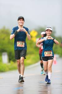 BIB: 3188, 3108
                            <button type="button" onclick="openModal(5626962)" class="btn btn-primary btn-sm float-right btn-popup" data-toggle="modal" data-target=".modal-high-quality">
                        <i class="fas fa-shopping-cart"></i> Add to Cart
                    </button>
                                            <button type="button" onclick="isThisMe(5626962, true)" class="btn btn-success btn-sm float-right btn-popup btn-isme hidden" data-toggle="tooltip" data-placement="bottom" title="นี่คือรูปของคุณใช่ไหม คลิกที่นี่เพื่อเอาเข้าอัลบั้ม">
                        <i class="fas fa-plus"></i> Add to album
                    </button>
                    <button type="button" onclick="isThisMe(5626962, false)" class="btn btn-warning btn-sm float-right btn-popup btn-isnotme hidden">
                        <i class="fas fa-ban"></i> Remove from album
                    </button>