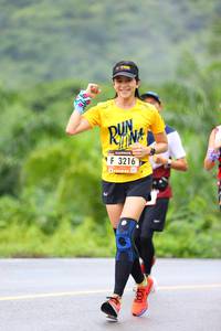 BIB: 3216
                            <button type="button" onclick="openModal(5655543)" class="btn btn-primary btn-sm float-right btn-popup" data-toggle="modal" data-target=".modal-high-quality">
                        <i class="fas fa-shopping-cart"></i> Add to Cart
                    </button>
                                            <button type="button" onclick="isThisMe(5655543, true)" class="btn btn-success btn-sm float-right btn-popup btn-isme hidden" data-toggle="tooltip" data-placement="bottom" title="นี่คือรูปของคุณใช่ไหม คลิกที่นี่เพื่อเอาเข้าอัลบั้ม">
                        <i class="fas fa-plus"></i> Add to album
                    </button>
                    <button type="button" onclick="isThisMe(5655543, false)" class="btn btn-warning btn-sm float-right btn-popup btn-isnotme hidden">
                        <i class="fas fa-ban"></i> Remove from album
                    </button>