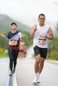 BIB: 3082, 1017
                            <button type="button" onclick="openModal(5550097)" class="btn btn-primary btn-sm float-right btn-popup" data-toggle="modal" data-target=".modal-high-quality">
                        <i class="fas fa-shopping-cart"></i> Add to Cart
                    </button>
                                            <button type="button" onclick="isThisMe(5550097, true)" class="btn btn-success btn-sm float-right btn-popup btn-isme hidden" data-toggle="tooltip" data-placement="bottom" title="นี่คือรูปของคุณใช่ไหม คลิกที่นี่เพื่อเอาเข้าอัลบั้ม">
                        <i class="fas fa-plus"></i> Add to album
                    </button>
                    <button type="button" onclick="isThisMe(5550097, false)" class="btn btn-warning btn-sm float-right btn-popup btn-isnotme hidden">
                        <i class="fas fa-ban"></i> Remove from album
                    </button>