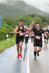 BIB: 1398, 1075
                            <button type="button" onclick="openModal(5550559)" class="btn btn-primary btn-sm float-right btn-popup" data-toggle="modal" data-target=".modal-high-quality">
                        <i class="fas fa-shopping-cart"></i> Add to Cart
                    </button>
                                            <button type="button" onclick="isThisMe(5550559, true)" class="btn btn-success btn-sm float-right btn-popup btn-isme hidden" data-toggle="tooltip" data-placement="bottom" title="นี่คือรูปของคุณใช่ไหม คลิกที่นี่เพื่อเอาเข้าอัลบั้ม">
                        <i class="fas fa-plus"></i> Add to album
                    </button>
                    <button type="button" onclick="isThisMe(5550559, false)" class="btn btn-warning btn-sm float-right btn-popup btn-isnotme hidden">
                        <i class="fas fa-ban"></i> Remove from album
                    </button>