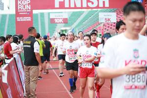 BIB: 5410, 2253, 3880
                            <button type="button" onclick="openModal(6100940)" class="btn btn-primary btn-sm float-right btn-popup" data-toggle="modal" data-target=".modal-high-quality">
                        <i class="fas fa-shopping-cart"></i> Add to Cart
                    </button>
                                            <button type="button" onclick="isThisMe(6100940, true)" class="btn btn-success btn-sm float-right btn-popup btn-isme hidden" data-toggle="tooltip" data-placement="bottom" title="นี่คือรูปของคุณใช่ไหม คลิกที่นี่เพื่อเอาเข้าอัลบั้ม">
                        <i class="fas fa-plus"></i> Add to album
                    </button>
                    <button type="button" onclick="isThisMe(6100940, false)" class="btn btn-warning btn-sm float-right btn-popup btn-isnotme hidden">
                        <i class="fas fa-ban"></i> Remove from album
                    </button>