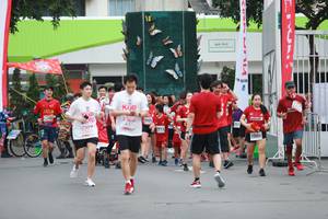 BIB: 2905, 455, 911, 1501, 7086
                            <button type="button" onclick="openModal(6100945)" class="btn btn-primary btn-sm float-right btn-popup" data-toggle="modal" data-target=".modal-high-quality">
                        <i class="fas fa-shopping-cart"></i> Add to Cart
                    </button>
                                            <button type="button" onclick="isThisMe(6100945, true)" class="btn btn-success btn-sm float-right btn-popup btn-isme hidden" data-toggle="tooltip" data-placement="bottom" title="นี่คือรูปของคุณใช่ไหม คลิกที่นี่เพื่อเอาเข้าอัลบั้ม">
                        <i class="fas fa-plus"></i> Add to album
                    </button>
                    <button type="button" onclick="isThisMe(6100945, false)" class="btn btn-warning btn-sm float-right btn-popup btn-isnotme hidden">
                        <i class="fas fa-ban"></i> Remove from album
                    </button>