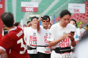 BIB: 1134, 1039, 2335
                            <button type="button" onclick="openModal(6100905)" class="btn btn-primary btn-sm float-right btn-popup" data-toggle="modal" data-target=".modal-high-quality">
                        <i class="fas fa-shopping-cart"></i> Add to Cart
                    </button>
                                            <button type="button" onclick="isThisMe(6100905, true)" class="btn btn-success btn-sm float-right btn-popup btn-isme hidden" data-toggle="tooltip" data-placement="bottom" title="นี่คือรูปของคุณใช่ไหม คลิกที่นี่เพื่อเอาเข้าอัลบั้ม">
                        <i class="fas fa-plus"></i> Add to album
                    </button>
                    <button type="button" onclick="isThisMe(6100905, false)" class="btn btn-warning btn-sm float-right btn-popup btn-isnotme hidden">
                        <i class="fas fa-ban"></i> Remove from album
                    </button>