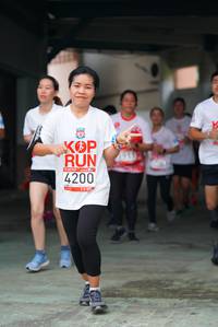 BIB: 4200
                            <button type="button" onclick="openModal(6055418)" class="btn btn-primary btn-sm float-right btn-popup" data-toggle="modal" data-target=".modal-high-quality">
                        <i class="fas fa-shopping-cart"></i> Add to Cart
                    </button>
                                            <button type="button" onclick="isThisMe(6055418, true)" class="btn btn-success btn-sm float-right btn-popup btn-isme hidden" data-toggle="tooltip" data-placement="bottom" title="นี่คือรูปของคุณใช่ไหม คลิกที่นี่เพื่อเอาเข้าอัลบั้ม">
                        <i class="fas fa-plus"></i> Add to album
                    </button>
                    <button type="button" onclick="isThisMe(6055418, false)" class="btn btn-warning btn-sm float-right btn-popup btn-isnotme hidden">
                        <i class="fas fa-ban"></i> Remove from album
                    </button>