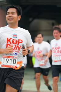 BIB: 909, 1910
                            <button type="button" onclick="openModal(6055877)" class="btn btn-primary btn-sm float-right btn-popup" data-toggle="modal" data-target=".modal-high-quality">
                        <i class="fas fa-shopping-cart"></i> Add to Cart
                    </button>
                                            <button type="button" onclick="isThisMe(6055877, true)" class="btn btn-success btn-sm float-right btn-popup btn-isme hidden" data-toggle="tooltip" data-placement="bottom" title="นี่คือรูปของคุณใช่ไหม คลิกที่นี่เพื่อเอาเข้าอัลบั้ม">
                        <i class="fas fa-plus"></i> Add to album
                    </button>
                    <button type="button" onclick="isThisMe(6055877, false)" class="btn btn-warning btn-sm float-right btn-popup btn-isnotme hidden">
                        <i class="fas fa-ban"></i> Remove from album
                    </button>