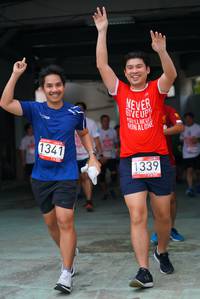 BIB: 1341, 1339
                            <button type="button" onclick="openModal(6046831)" class="btn btn-primary btn-sm float-right btn-popup" data-toggle="modal" data-target=".modal-high-quality">
                        <i class="fas fa-shopping-cart"></i> Add to Cart
                    </button>
                                            <button type="button" onclick="isThisMe(6046831, true)" class="btn btn-success btn-sm float-right btn-popup btn-isme hidden" data-toggle="tooltip" data-placement="bottom" title="นี่คือรูปของคุณใช่ไหม คลิกที่นี่เพื่อเอาเข้าอัลบั้ม">
                        <i class="fas fa-plus"></i> Add to album
                    </button>
                    <button type="button" onclick="isThisMe(6046831, false)" class="btn btn-warning btn-sm float-right btn-popup btn-isnotme hidden">
                        <i class="fas fa-ban"></i> Remove from album
                    </button>