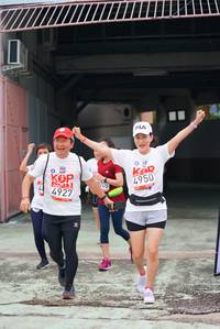 BIB: 4927, 4950
                            <button type="button" onclick="openModal(6059737)" class="btn btn-primary btn-sm float-right btn-popup" data-toggle="modal" data-target=".modal-high-quality">
                        <i class="fas fa-shopping-cart"></i> Add to Cart
                    </button>
                                            <button type="button" onclick="isThisMe(6059737, true)" class="btn btn-success btn-sm float-right btn-popup btn-isme hidden" data-toggle="tooltip" data-placement="bottom" title="นี่คือรูปของคุณใช่ไหม คลิกที่นี่เพื่อเอาเข้าอัลบั้ม">
                        <i class="fas fa-plus"></i> Add to album
                    </button>
                    <button type="button" onclick="isThisMe(6059737, false)" class="btn btn-warning btn-sm float-right btn-popup btn-isnotme hidden">
                        <i class="fas fa-ban"></i> Remove from album
                    </button>