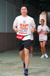 BIB: 4030, 5376
                            <button type="button" onclick="openModal(6055360)" class="btn btn-primary btn-sm float-right btn-popup" data-toggle="modal" data-target=".modal-high-quality">
                        <i class="fas fa-shopping-cart"></i> Add to Cart
                    </button>
                                            <button type="button" onclick="isThisMe(6055360, true)" class="btn btn-success btn-sm float-right btn-popup btn-isme hidden" data-toggle="tooltip" data-placement="bottom" title="นี่คือรูปของคุณใช่ไหม คลิกที่นี่เพื่อเอาเข้าอัลบั้ม">
                        <i class="fas fa-plus"></i> Add to album
                    </button>
                    <button type="button" onclick="isThisMe(6055360, false)" class="btn btn-warning btn-sm float-right btn-popup btn-isnotme hidden">
                        <i class="fas fa-ban"></i> Remove from album
                    </button>