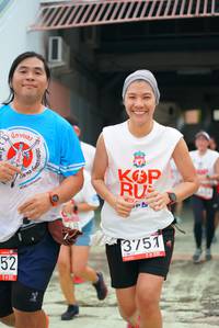 BIB: 3751
                            <button type="button" onclick="openModal(6055717)" class="btn btn-primary btn-sm float-right btn-popup" data-toggle="modal" data-target=".modal-high-quality">
                        <i class="fas fa-shopping-cart"></i> Add to Cart
                    </button>
                                            <button type="button" onclick="isThisMe(6055717, true)" class="btn btn-success btn-sm float-right btn-popup btn-isme hidden" data-toggle="tooltip" data-placement="bottom" title="นี่คือรูปของคุณใช่ไหม คลิกที่นี่เพื่อเอาเข้าอัลบั้ม">
                        <i class="fas fa-plus"></i> Add to album
                    </button>
                    <button type="button" onclick="isThisMe(6055717, false)" class="btn btn-warning btn-sm float-right btn-popup btn-isnotme hidden">
                        <i class="fas fa-ban"></i> Remove from album
                    </button>