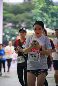 BIB: 7790, 037
                            <button type="button" onclick="openModal(6040976)" class="btn btn-primary btn-sm float-right btn-popup" data-toggle="modal" data-target=".modal-high-quality">
                        <i class="fas fa-shopping-cart"></i> Add to Cart
                    </button>
                                            <button type="button" onclick="isThisMe(6040976, true)" class="btn btn-success btn-sm float-right btn-popup btn-isme hidden" data-toggle="tooltip" data-placement="bottom" title="นี่คือรูปของคุณใช่ไหม คลิกที่นี่เพื่อเอาเข้าอัลบั้ม">
                        <i class="fas fa-plus"></i> Add to album
                    </button>
                    <button type="button" onclick="isThisMe(6040976, false)" class="btn btn-warning btn-sm float-right btn-popup btn-isnotme hidden">
                        <i class="fas fa-ban"></i> Remove from album
                    </button>