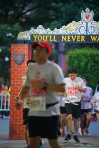 BIB: 6894, 092
                            <button type="button" onclick="openModal(6037404)" class="btn btn-primary btn-sm float-right btn-popup" data-toggle="modal" data-target=".modal-high-quality">
                        <i class="fas fa-shopping-cart"></i> Add to Cart
                    </button>
                                            <button type="button" onclick="isThisMe(6037404, true)" class="btn btn-success btn-sm float-right btn-popup btn-isme hidden" data-toggle="tooltip" data-placement="bottom" title="นี่คือรูปของคุณใช่ไหม คลิกที่นี่เพื่อเอาเข้าอัลบั้ม">
                        <i class="fas fa-plus"></i> Add to album
                    </button>
                    <button type="button" onclick="isThisMe(6037404, false)" class="btn btn-warning btn-sm float-right btn-popup btn-isnotme hidden">
                        <i class="fas fa-ban"></i> Remove from album
                    </button>