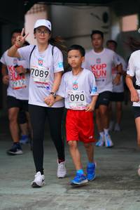 BIB: 7089, 7090, 2011
                            <button type="button" onclick="openModal(6055004)" class="btn btn-primary btn-sm float-right btn-popup" data-toggle="modal" data-target=".modal-high-quality">
                        <i class="fas fa-shopping-cart"></i> Add to Cart
                    </button>
                                            <button type="button" onclick="isThisMe(6055004, true)" class="btn btn-success btn-sm float-right btn-popup btn-isme hidden" data-toggle="tooltip" data-placement="bottom" title="นี่คือรูปของคุณใช่ไหม คลิกที่นี่เพื่อเอาเข้าอัลบั้ม">
                        <i class="fas fa-plus"></i> Add to album
                    </button>
                    <button type="button" onclick="isThisMe(6055004, false)" class="btn btn-warning btn-sm float-right btn-popup btn-isnotme hidden">
                        <i class="fas fa-ban"></i> Remove from album
                    </button>