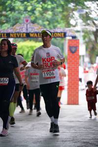 BIB: 1906, 043, 460
                            <button type="button" onclick="openModal(6046786)" class="btn btn-primary btn-sm float-right btn-popup" data-toggle="modal" data-target=".modal-high-quality">
                        <i class="fas fa-shopping-cart"></i> Add to Cart
                    </button>
                                            <button type="button" onclick="isThisMe(6046786, true)" class="btn btn-success btn-sm float-right btn-popup btn-isme hidden" data-toggle="tooltip" data-placement="bottom" title="นี่คือรูปของคุณใช่ไหม คลิกที่นี่เพื่อเอาเข้าอัลบั้ม">
                        <i class="fas fa-plus"></i> Add to album
                    </button>
                    <button type="button" onclick="isThisMe(6046786, false)" class="btn btn-warning btn-sm float-right btn-popup btn-isnotme hidden">
                        <i class="fas fa-ban"></i> Remove from album
                    </button>