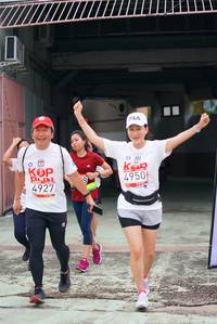 BIB: 4950, 4927
                            <button type="button" onclick="openModal(6059745)" class="btn btn-primary btn-sm float-right btn-popup" data-toggle="modal" data-target=".modal-high-quality">
                        <i class="fas fa-shopping-cart"></i> Add to Cart
                    </button>
                                            <button type="button" onclick="isThisMe(6059745, true)" class="btn btn-success btn-sm float-right btn-popup btn-isme hidden" data-toggle="tooltip" data-placement="bottom" title="นี่คือรูปของคุณใช่ไหม คลิกที่นี่เพื่อเอาเข้าอัลบั้ม">
                        <i class="fas fa-plus"></i> Add to album
                    </button>
                    <button type="button" onclick="isThisMe(6059745, false)" class="btn btn-warning btn-sm float-right btn-popup btn-isnotme hidden">
                        <i class="fas fa-ban"></i> Remove from album
                    </button>