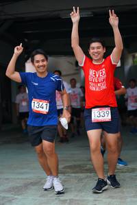 BIB: 1341, 1339
                            <button type="button" onclick="openModal(6046827)" class="btn btn-primary btn-sm float-right btn-popup" data-toggle="modal" data-target=".modal-high-quality">
                        <i class="fas fa-shopping-cart"></i> Add to Cart
                    </button>
                                            <button type="button" onclick="isThisMe(6046827, true)" class="btn btn-success btn-sm float-right btn-popup btn-isme hidden" data-toggle="tooltip" data-placement="bottom" title="นี่คือรูปของคุณใช่ไหม คลิกที่นี่เพื่อเอาเข้าอัลบั้ม">
                        <i class="fas fa-plus"></i> Add to album
                    </button>
                    <button type="button" onclick="isThisMe(6046827, false)" class="btn btn-warning btn-sm float-right btn-popup btn-isnotme hidden">
                        <i class="fas fa-ban"></i> Remove from album
                    </button>