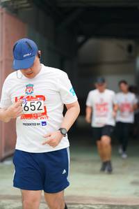 BIB: 652, 2019
                            <button type="button" onclick="openModal(6059938)" class="btn btn-primary btn-sm float-right btn-popup" data-toggle="modal" data-target=".modal-high-quality">
                        <i class="fas fa-shopping-cart"></i> Add to Cart
                    </button>
                                            <button type="button" onclick="isThisMe(6059938, true)" class="btn btn-success btn-sm float-right btn-popup btn-isme hidden" data-toggle="tooltip" data-placement="bottom" title="นี่คือรูปของคุณใช่ไหม คลิกที่นี่เพื่อเอาเข้าอัลบั้ม">
                        <i class="fas fa-plus"></i> Add to album
                    </button>
                    <button type="button" onclick="isThisMe(6059938, false)" class="btn btn-warning btn-sm float-right btn-popup btn-isnotme hidden">
                        <i class="fas fa-ban"></i> Remove from album
                    </button>