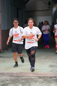 BIB: 1925, 1924
                            <button type="button" onclick="openModal(6060151)" class="btn btn-primary btn-sm float-right btn-popup" data-toggle="modal" data-target=".modal-high-quality">
                        <i class="fas fa-shopping-cart"></i> Add to Cart
                    </button>
                                            <button type="button" onclick="isThisMe(6060151, true)" class="btn btn-success btn-sm float-right btn-popup btn-isme hidden" data-toggle="tooltip" data-placement="bottom" title="นี่คือรูปของคุณใช่ไหม คลิกที่นี่เพื่อเอาเข้าอัลบั้ม">
                        <i class="fas fa-plus"></i> Add to album
                    </button>
                    <button type="button" onclick="isThisMe(6060151, false)" class="btn btn-warning btn-sm float-right btn-popup btn-isnotme hidden">
                        <i class="fas fa-ban"></i> Remove from album
                    </button>