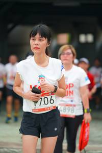 BIB: 4898
                            <button type="button" onclick="openModal(6055883)" class="btn btn-primary btn-sm float-right btn-popup" data-toggle="modal" data-target=".modal-high-quality">
                        <i class="fas fa-shopping-cart"></i> Add to Cart
                    </button>
                                            <button type="button" onclick="isThisMe(6055883, true)" class="btn btn-success btn-sm float-right btn-popup btn-isme hidden" data-toggle="tooltip" data-placement="bottom" title="นี่คือรูปของคุณใช่ไหม คลิกที่นี่เพื่อเอาเข้าอัลบั้ม">
                        <i class="fas fa-plus"></i> Add to album
                    </button>
                    <button type="button" onclick="isThisMe(6055883, false)" class="btn btn-warning btn-sm float-right btn-popup btn-isnotme hidden">
                        <i class="fas fa-ban"></i> Remove from album
                    </button>