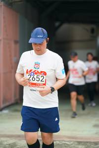 BIB: 2652
                            <button type="button" onclick="openModal(6059929)" class="btn btn-primary btn-sm float-right btn-popup" data-toggle="modal" data-target=".modal-high-quality">
                        <i class="fas fa-shopping-cart"></i> Add to Cart
                    </button>
                                            <button type="button" onclick="isThisMe(6059929, true)" class="btn btn-success btn-sm float-right btn-popup btn-isme hidden" data-toggle="tooltip" data-placement="bottom" title="นี่คือรูปของคุณใช่ไหม คลิกที่นี่เพื่อเอาเข้าอัลบั้ม">
                        <i class="fas fa-plus"></i> Add to album
                    </button>
                    <button type="button" onclick="isThisMe(6059929, false)" class="btn btn-warning btn-sm float-right btn-popup btn-isnotme hidden">
                        <i class="fas fa-ban"></i> Remove from album
                    </button>