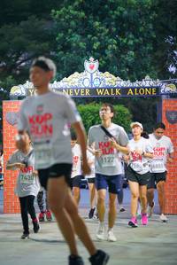 BIB: 9122, 7580, 6855, 7430
                            <button type="button" onclick="openModal(6037245)" class="btn btn-primary btn-sm float-right btn-popup" data-toggle="modal" data-target=".modal-high-quality">
                        <i class="fas fa-shopping-cart"></i> Add to Cart
                    </button>
                                            <button type="button" onclick="isThisMe(6037245, true)" class="btn btn-success btn-sm float-right btn-popup btn-isme hidden" data-toggle="tooltip" data-placement="bottom" title="นี่คือรูปของคุณใช่ไหม คลิกที่นี่เพื่อเอาเข้าอัลบั้ม">
                        <i class="fas fa-plus"></i> Add to album
                    </button>
                    <button type="button" onclick="isThisMe(6037245, false)" class="btn btn-warning btn-sm float-right btn-popup btn-isnotme hidden">
                        <i class="fas fa-ban"></i> Remove from album
                    </button>