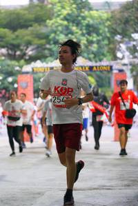 BIB: 254
                            <button type="button" onclick="openModal(6043134)" class="btn btn-primary btn-sm float-right btn-popup" data-toggle="modal" data-target=".modal-high-quality">
                        <i class="fas fa-shopping-cart"></i> Add to Cart
                    </button>
                                            <button type="button" onclick="isThisMe(6043134, true)" class="btn btn-success btn-sm float-right btn-popup btn-isme hidden" data-toggle="tooltip" data-placement="bottom" title="นี่คือรูปของคุณใช่ไหม คลิกที่นี่เพื่อเอาเข้าอัลบั้ม">
                        <i class="fas fa-plus"></i> Add to album
                    </button>
                    <button type="button" onclick="isThisMe(6043134, false)" class="btn btn-warning btn-sm float-right btn-popup btn-isnotme hidden">
                        <i class="fas fa-ban"></i> Remove from album
                    </button>