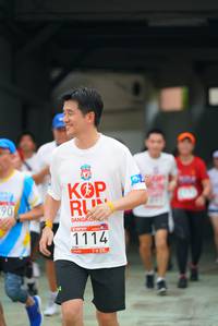 BIB: 1114
                            <button type="button" onclick="openModal(6055785)" class="btn btn-primary btn-sm float-right btn-popup" data-toggle="modal" data-target=".modal-high-quality">
                        <i class="fas fa-shopping-cart"></i> Add to Cart
                    </button>
                                            <button type="button" onclick="isThisMe(6055785, true)" class="btn btn-success btn-sm float-right btn-popup btn-isme hidden" data-toggle="tooltip" data-placement="bottom" title="นี่คือรูปของคุณใช่ไหม คลิกที่นี่เพื่อเอาเข้าอัลบั้ม">
                        <i class="fas fa-plus"></i> Add to album
                    </button>
                    <button type="button" onclick="isThisMe(6055785, false)" class="btn btn-warning btn-sm float-right btn-popup btn-isnotme hidden">
                        <i class="fas fa-ban"></i> Remove from album
                    </button>