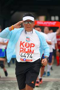 BIB: 4474
                            <button type="button" onclick="openModal(6056124)" class="btn btn-primary btn-sm float-right btn-popup" data-toggle="modal" data-target=".modal-high-quality">
                        <i class="fas fa-shopping-cart"></i> Add to Cart
                    </button>
                                            <button type="button" onclick="isThisMe(6056124, true)" class="btn btn-success btn-sm float-right btn-popup btn-isme hidden" data-toggle="tooltip" data-placement="bottom" title="นี่คือรูปของคุณใช่ไหม คลิกที่นี่เพื่อเอาเข้าอัลบั้ม">
                        <i class="fas fa-plus"></i> Add to album
                    </button>
                    <button type="button" onclick="isThisMe(6056124, false)" class="btn btn-warning btn-sm float-right btn-popup btn-isnotme hidden">
                        <i class="fas fa-ban"></i> Remove from album
                    </button>