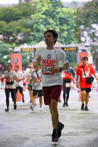 BIB: 254
                            <button type="button" onclick="openModal(6043135)" class="btn btn-primary btn-sm float-right btn-popup" data-toggle="modal" data-target=".modal-high-quality">
                        <i class="fas fa-shopping-cart"></i> Add to Cart
                    </button>
                                            <button type="button" onclick="isThisMe(6043135, true)" class="btn btn-success btn-sm float-right btn-popup btn-isme hidden" data-toggle="tooltip" data-placement="bottom" title="นี่คือรูปของคุณใช่ไหม คลิกที่นี่เพื่อเอาเข้าอัลบั้ม">
                        <i class="fas fa-plus"></i> Add to album
                    </button>
                    <button type="button" onclick="isThisMe(6043135, false)" class="btn btn-warning btn-sm float-right btn-popup btn-isnotme hidden">
                        <i class="fas fa-ban"></i> Remove from album
                    </button>