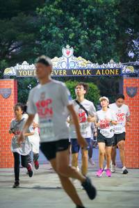 BIB: 855, 7580
                            <button type="button" onclick="openModal(6037246)" class="btn btn-primary btn-sm float-right btn-popup" data-toggle="modal" data-target=".modal-high-quality">
                        <i class="fas fa-shopping-cart"></i> Add to Cart
                    </button>
                                            <button type="button" onclick="isThisMe(6037246, true)" class="btn btn-success btn-sm float-right btn-popup btn-isme hidden" data-toggle="tooltip" data-placement="bottom" title="นี่คือรูปของคุณใช่ไหม คลิกที่นี่เพื่อเอาเข้าอัลบั้ม">
                        <i class="fas fa-plus"></i> Add to album
                    </button>
                    <button type="button" onclick="isThisMe(6037246, false)" class="btn btn-warning btn-sm float-right btn-popup btn-isnotme hidden">
                        <i class="fas fa-ban"></i> Remove from album
                    </button>